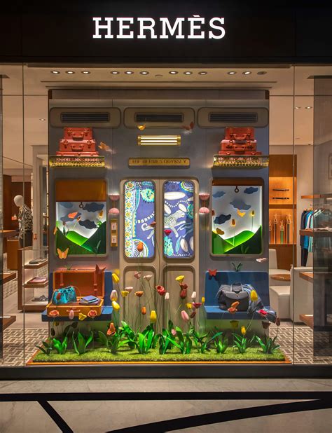 hermes window display worlds